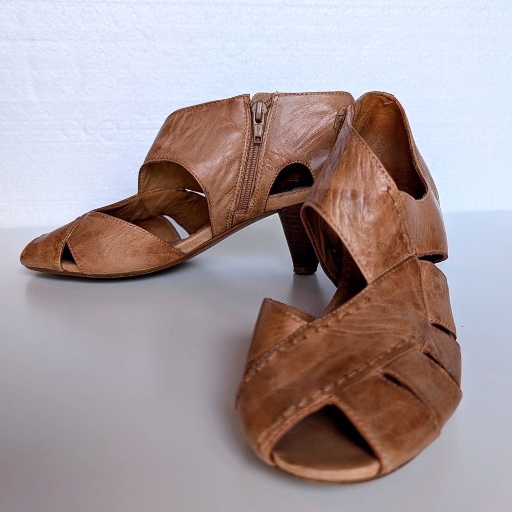 Everybody by BZ Moda Tan Leather Caged Peep Toe Heeled Sandals Size 38.5 Italian
